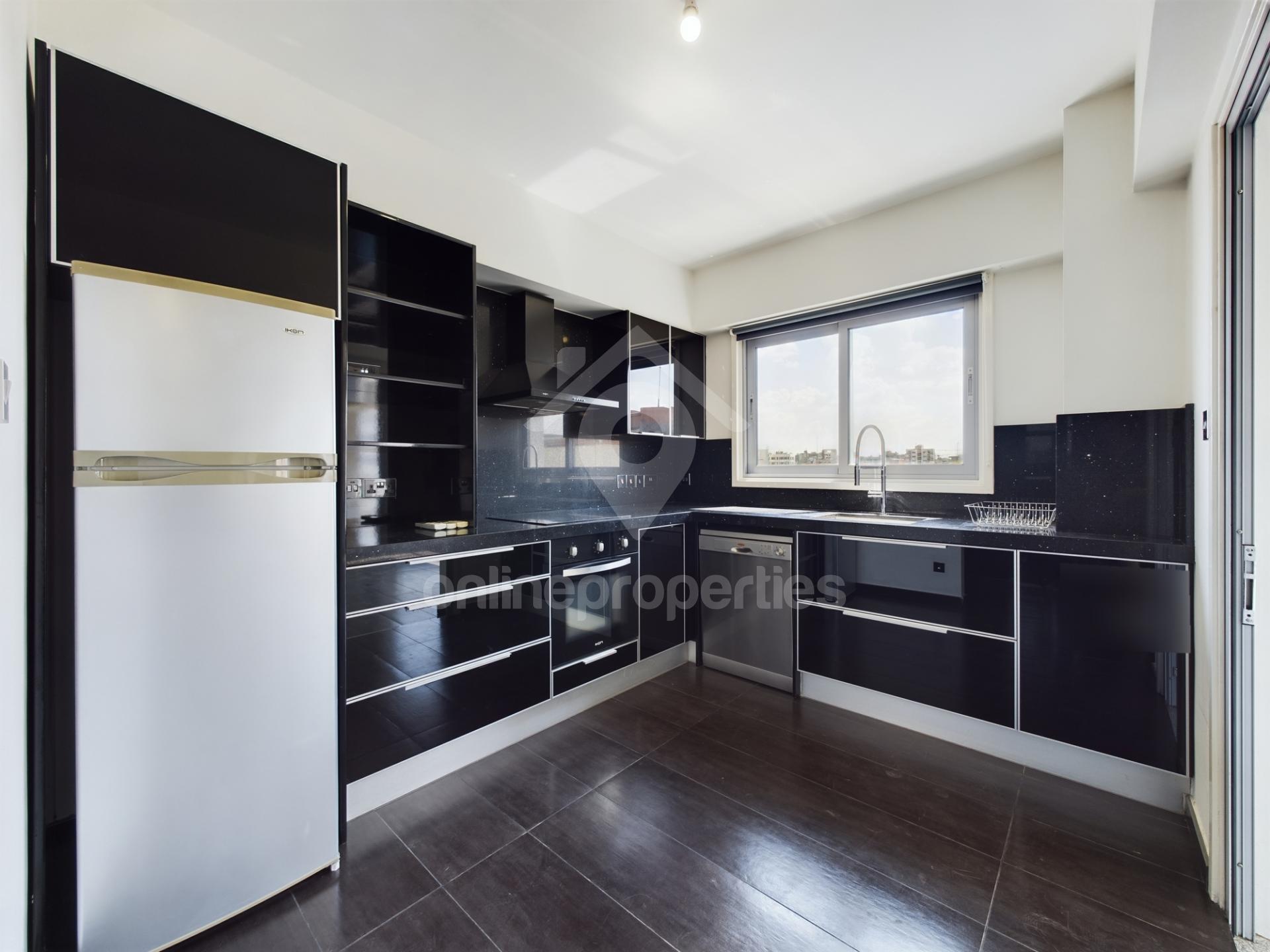 Luxurious interior designed two bedroom flat, perfect central location