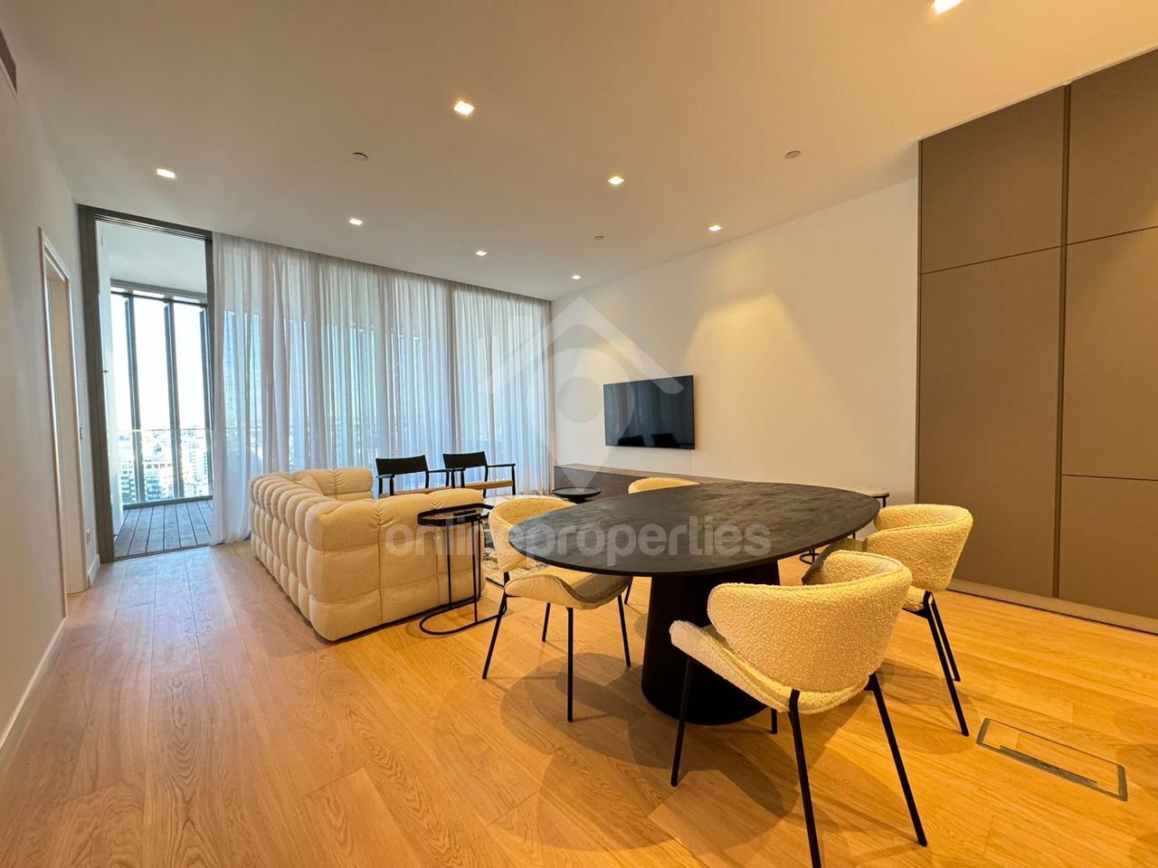 To change image, hover mouse over thumbnails below