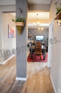 To change image, hover mouse over thumbnails below