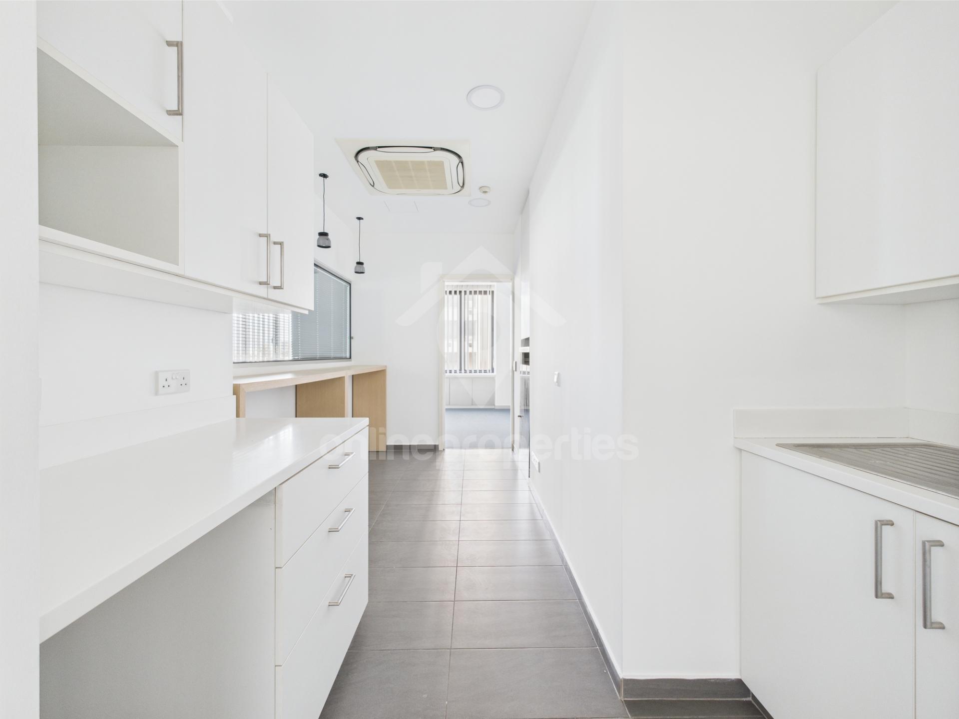 To change image, hover mouse over thumbnails below