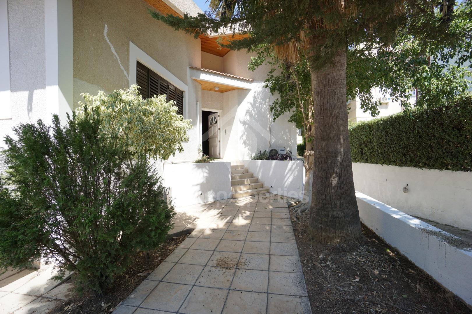 To change image, hover mouse over thumbnails below