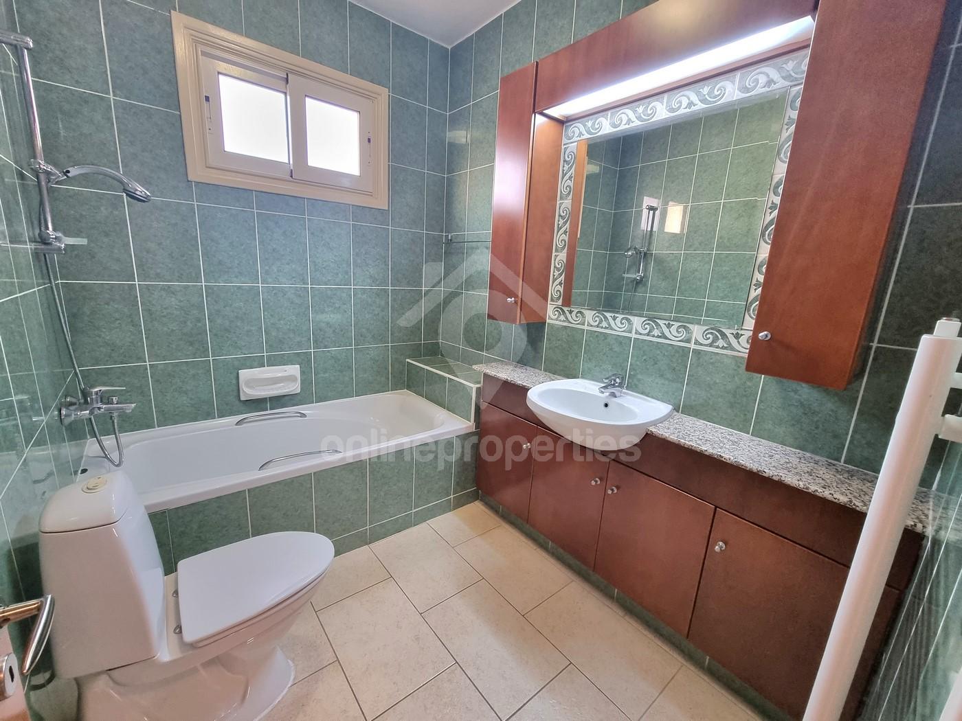 To change image, hover mouse over thumbnails below