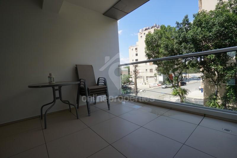 To change image, hover mouse over thumbnails below