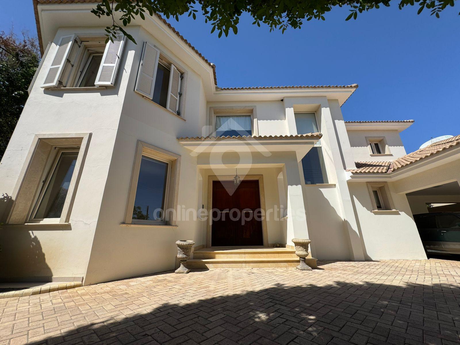 To change image, hover mouse over thumbnails below