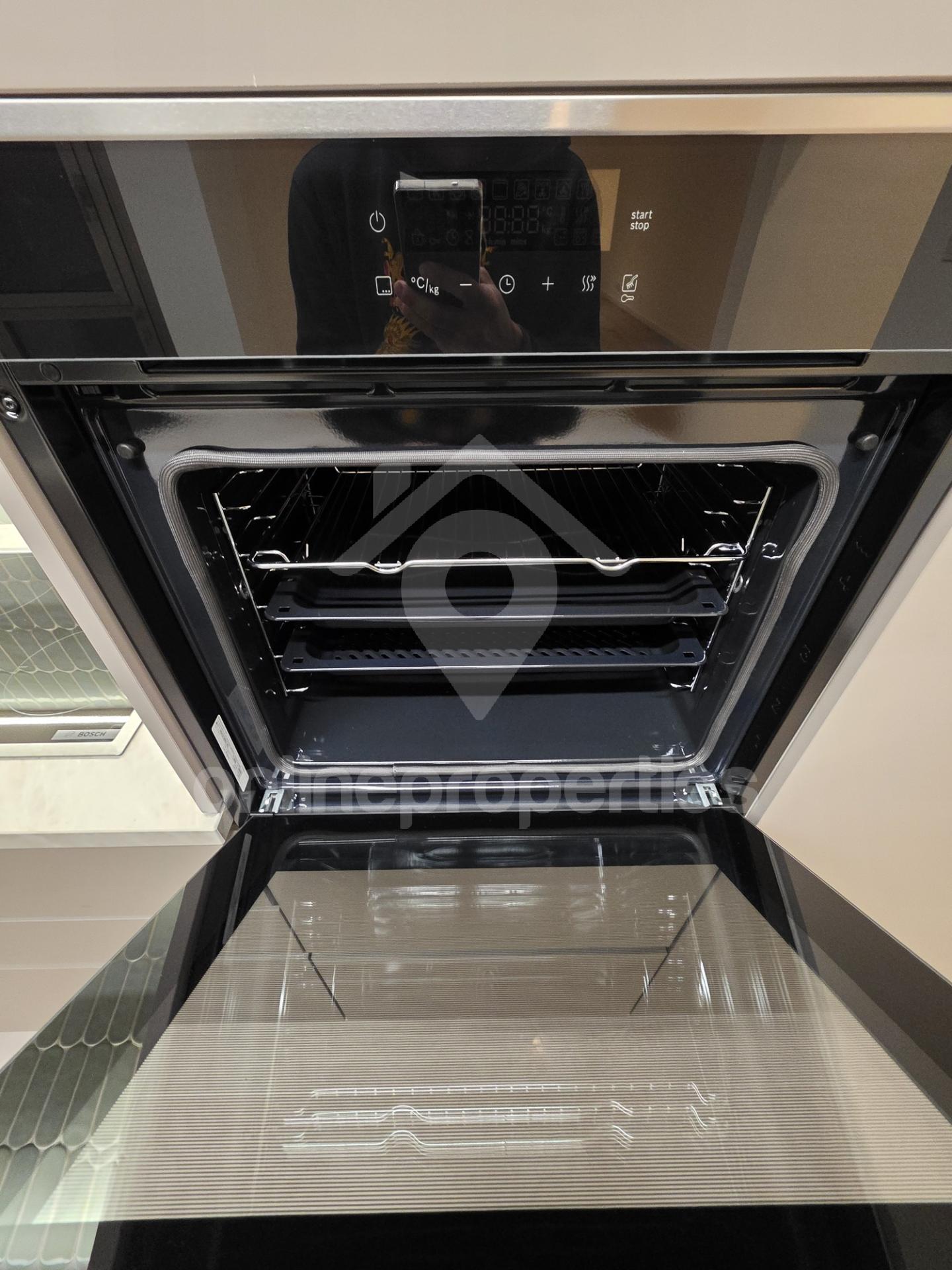 To change image, hover mouse over thumbnails below