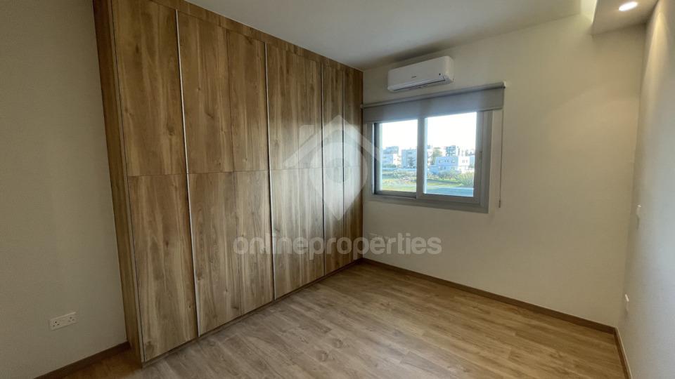 To change image, hover mouse over thumbnails below