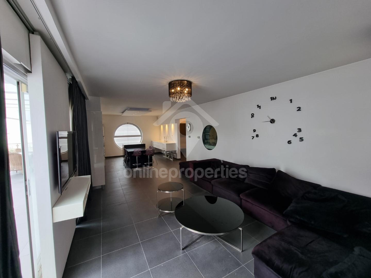 To change image, hover mouse over thumbnails below