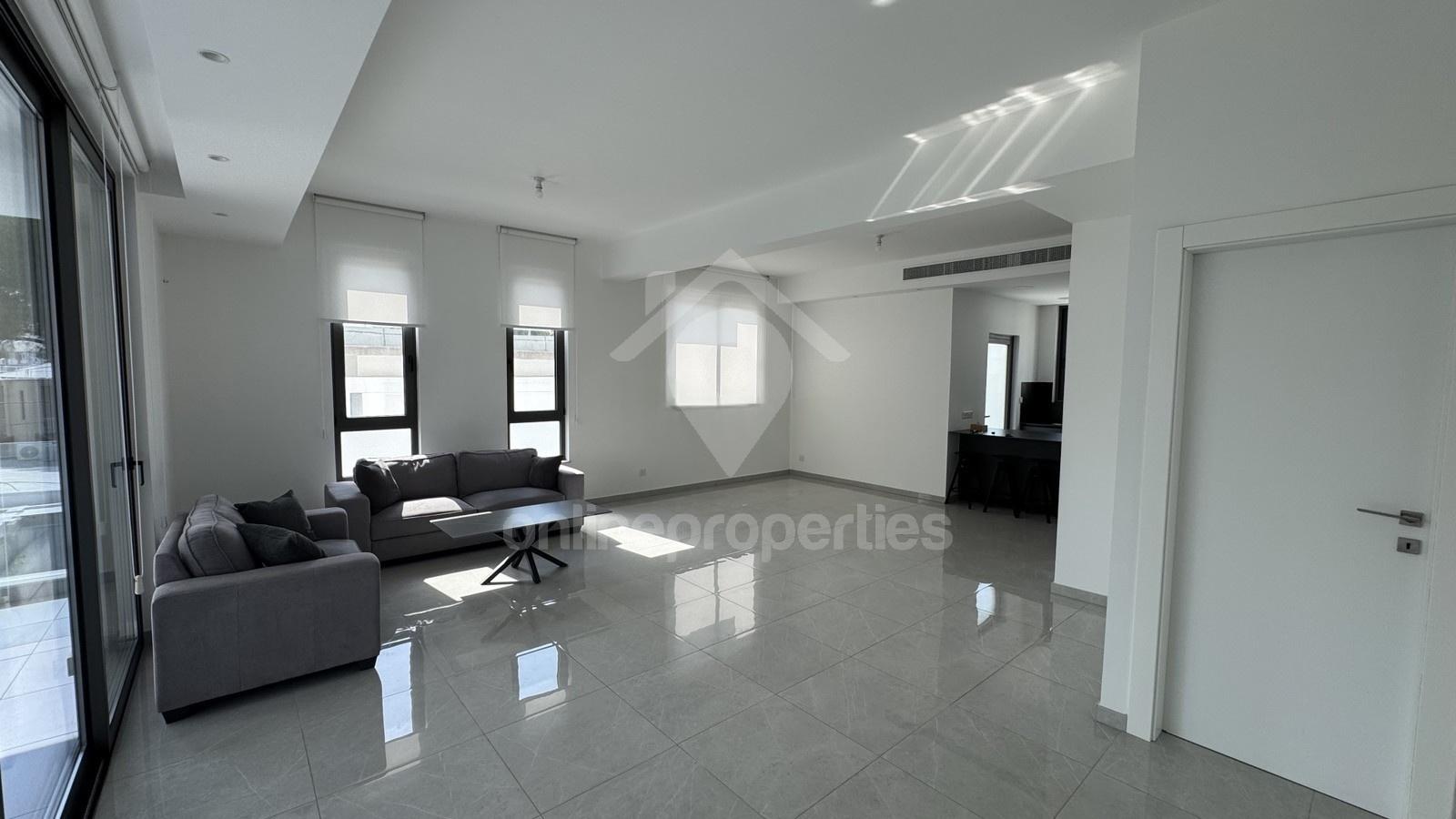 To change image, hover mouse over thumbnails below