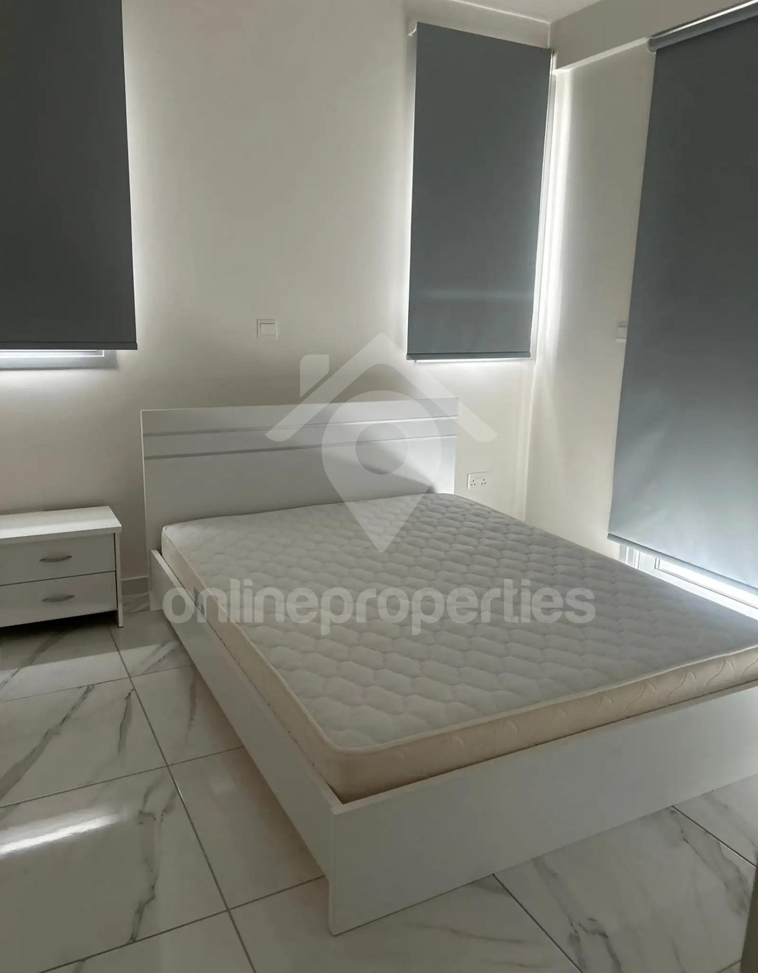 To change image, hover mouse over thumbnails below