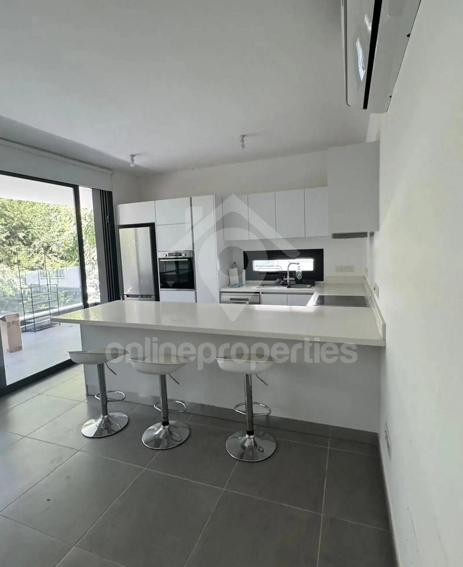 To change image, hover mouse over thumbnails below