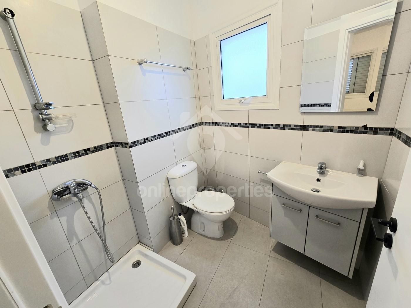 To change image, hover mouse over thumbnails below