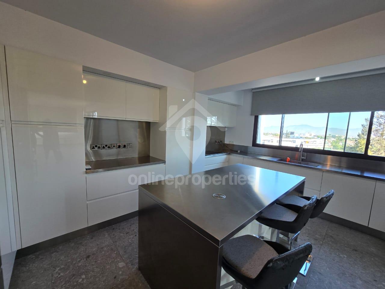 To change image, hover mouse over thumbnails below