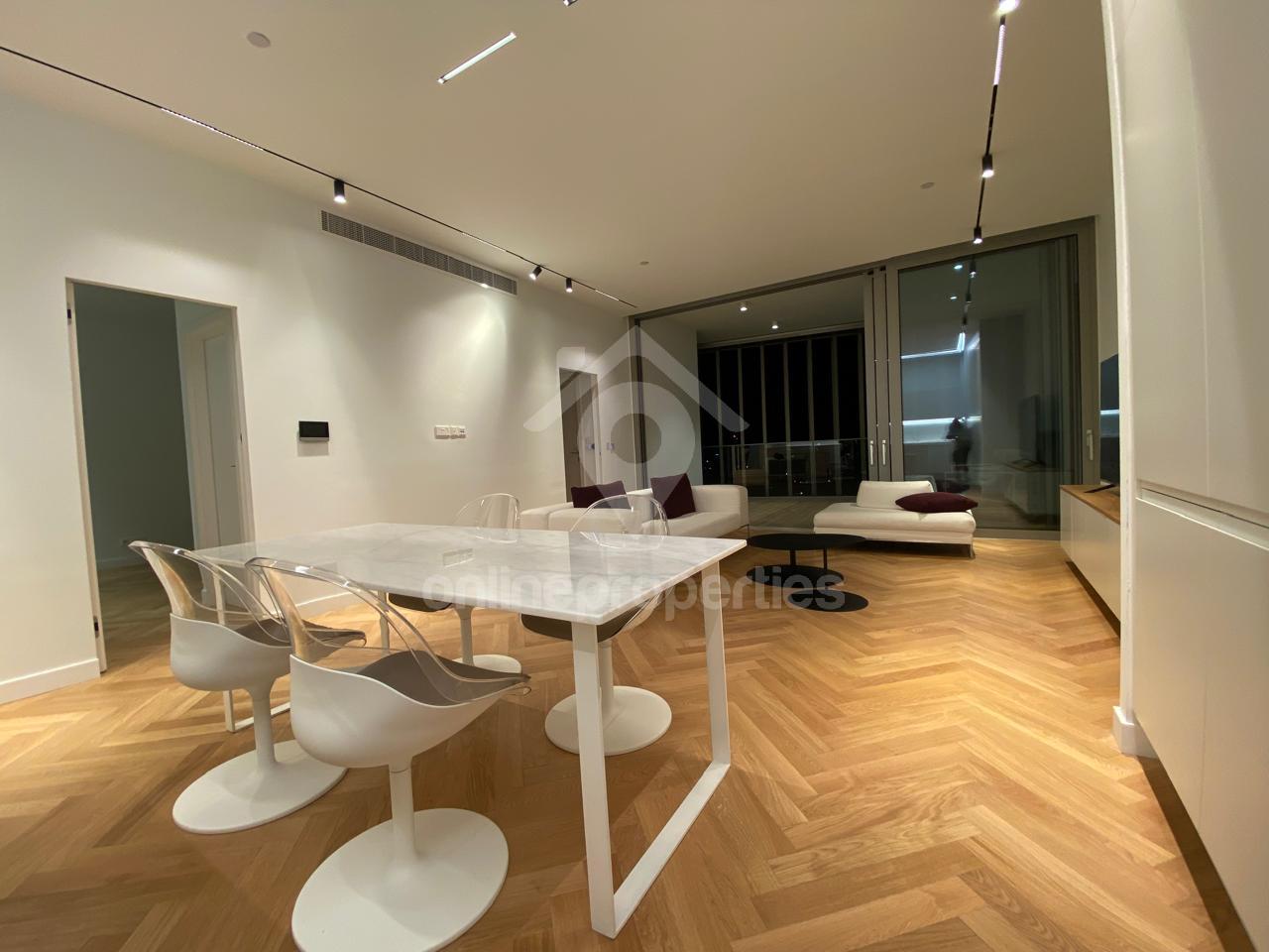 To change image, hover mouse over thumbnails below