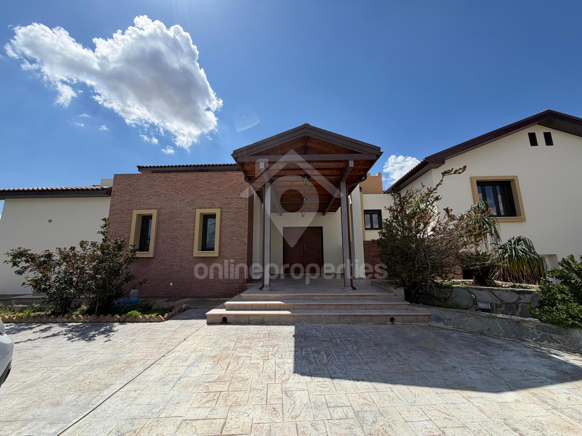 Spacious Detached House with Pool & 4-Car Garage in Latsia
