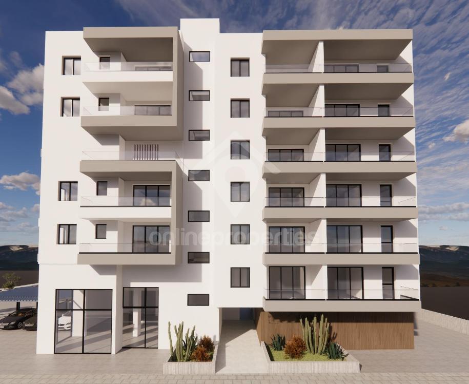 To change image, hover mouse over thumbnails below