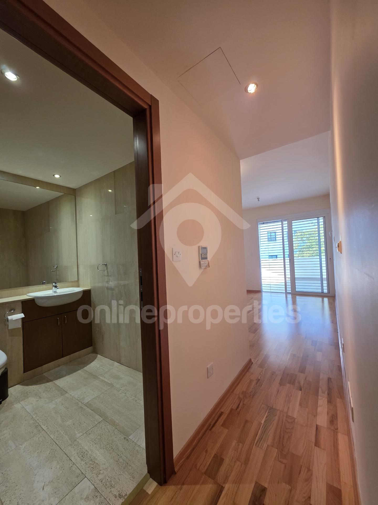 To change image, hover mouse over thumbnails below