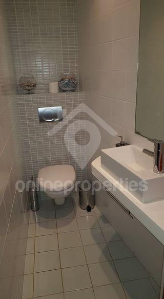 To change image, hover mouse over thumbnails below