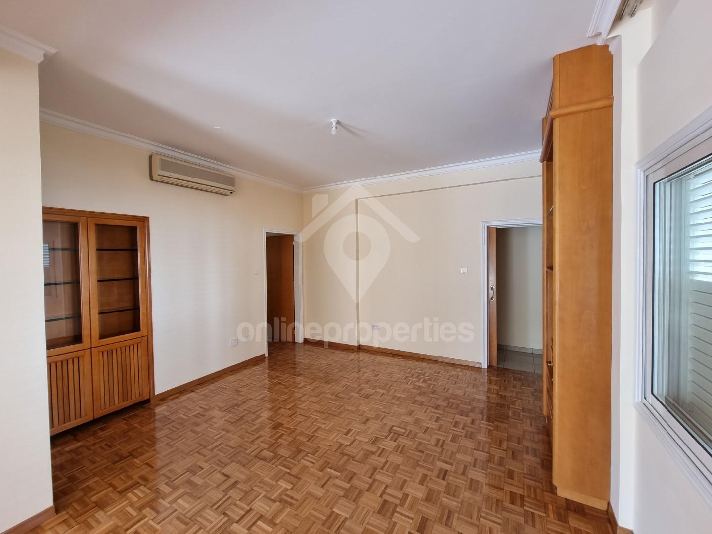 To change image, hover mouse over thumbnails below