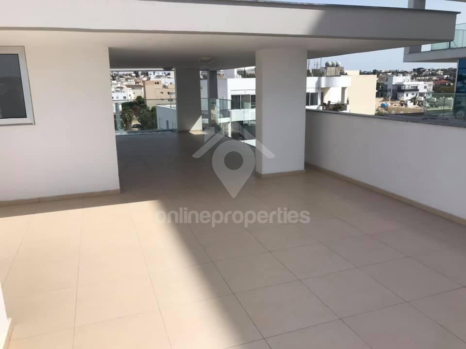 To change image, hover mouse over thumbnails below