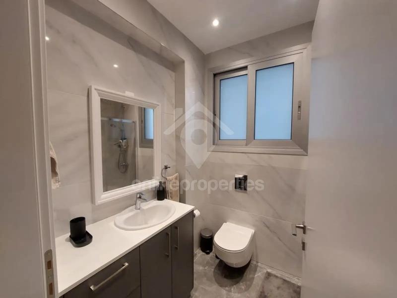 To change image, hover mouse over thumbnails below