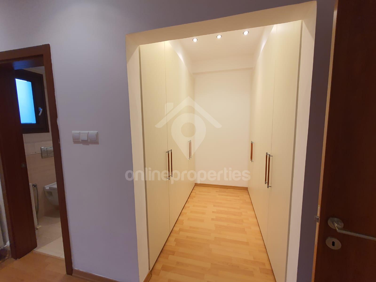 To change image, hover mouse over thumbnails below