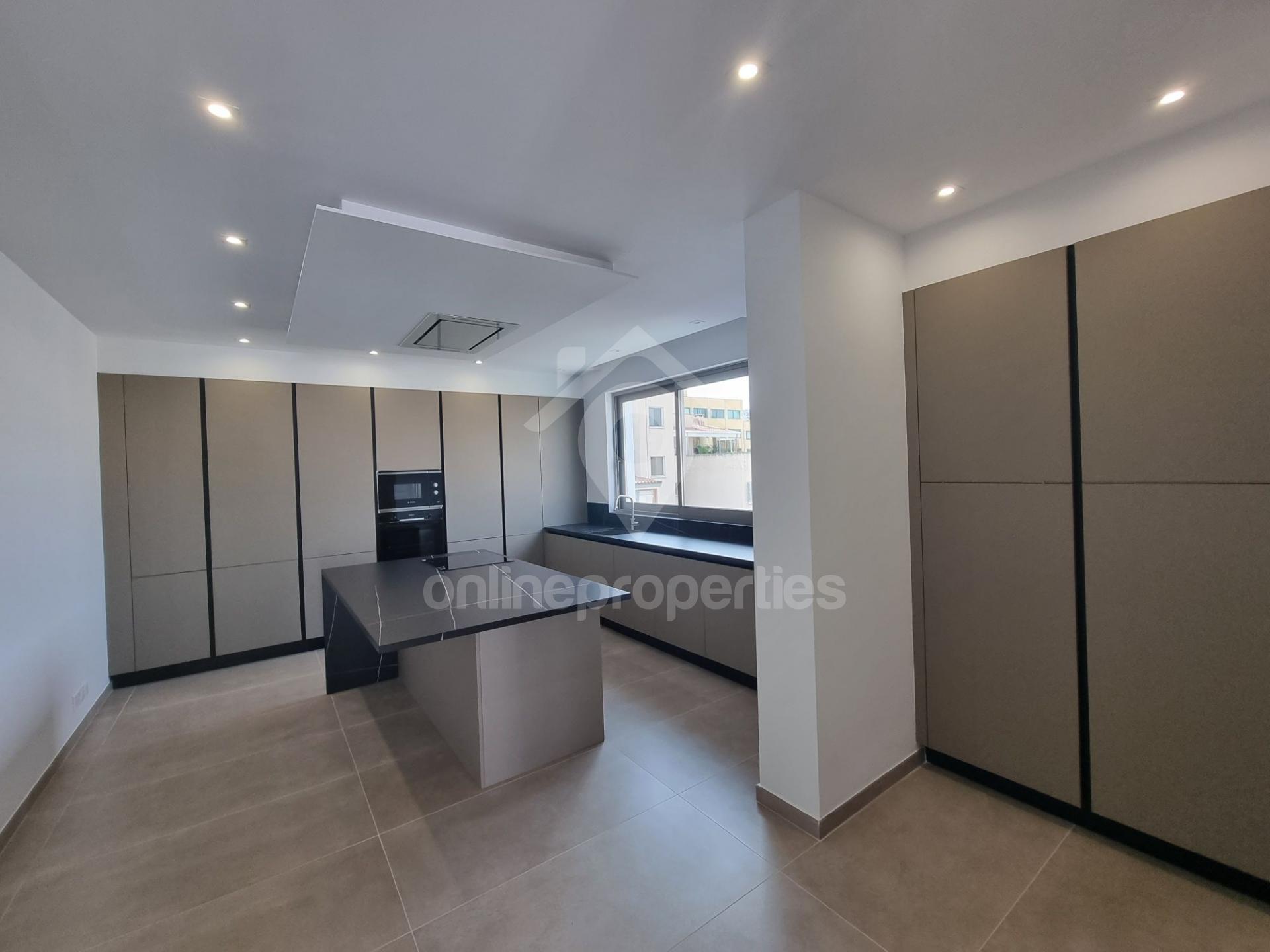 To change image, hover mouse over thumbnails below