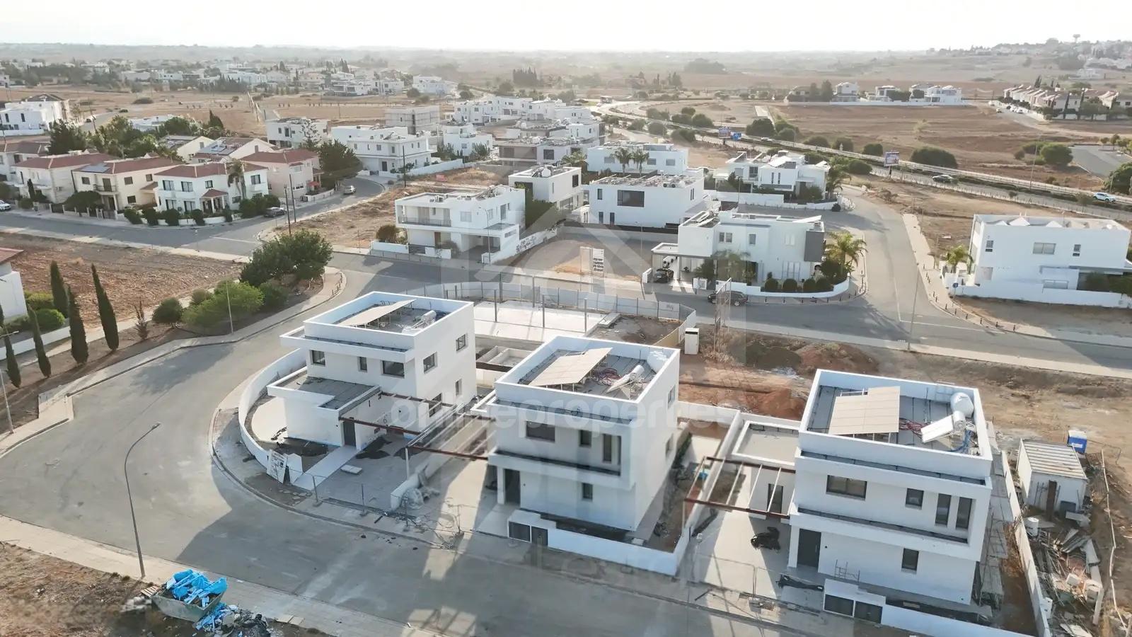 Brand New Modern 4bedroom House with swimming pool-5