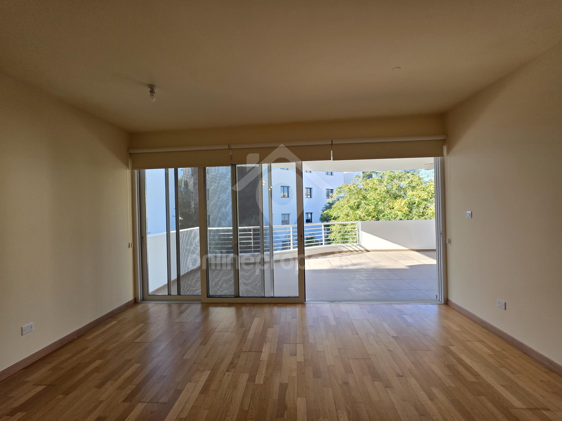 To change image, hover mouse over thumbnails below