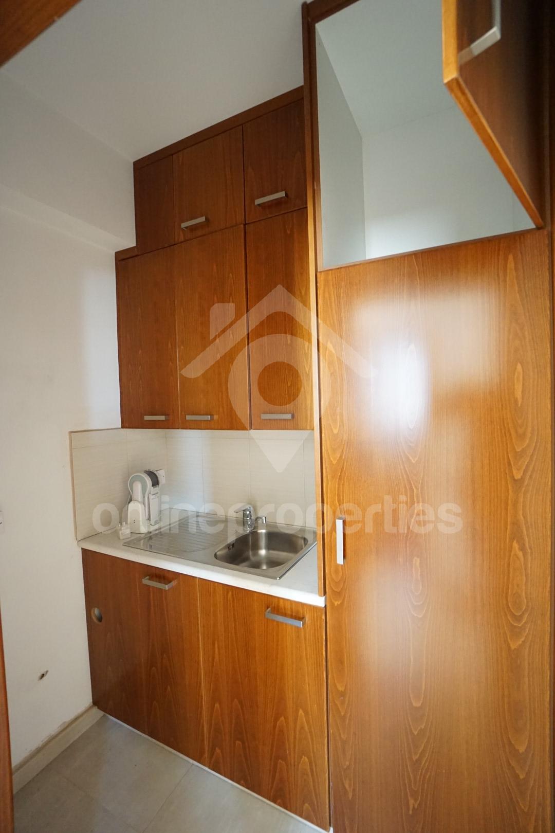 To change image, hover mouse over thumbnails below