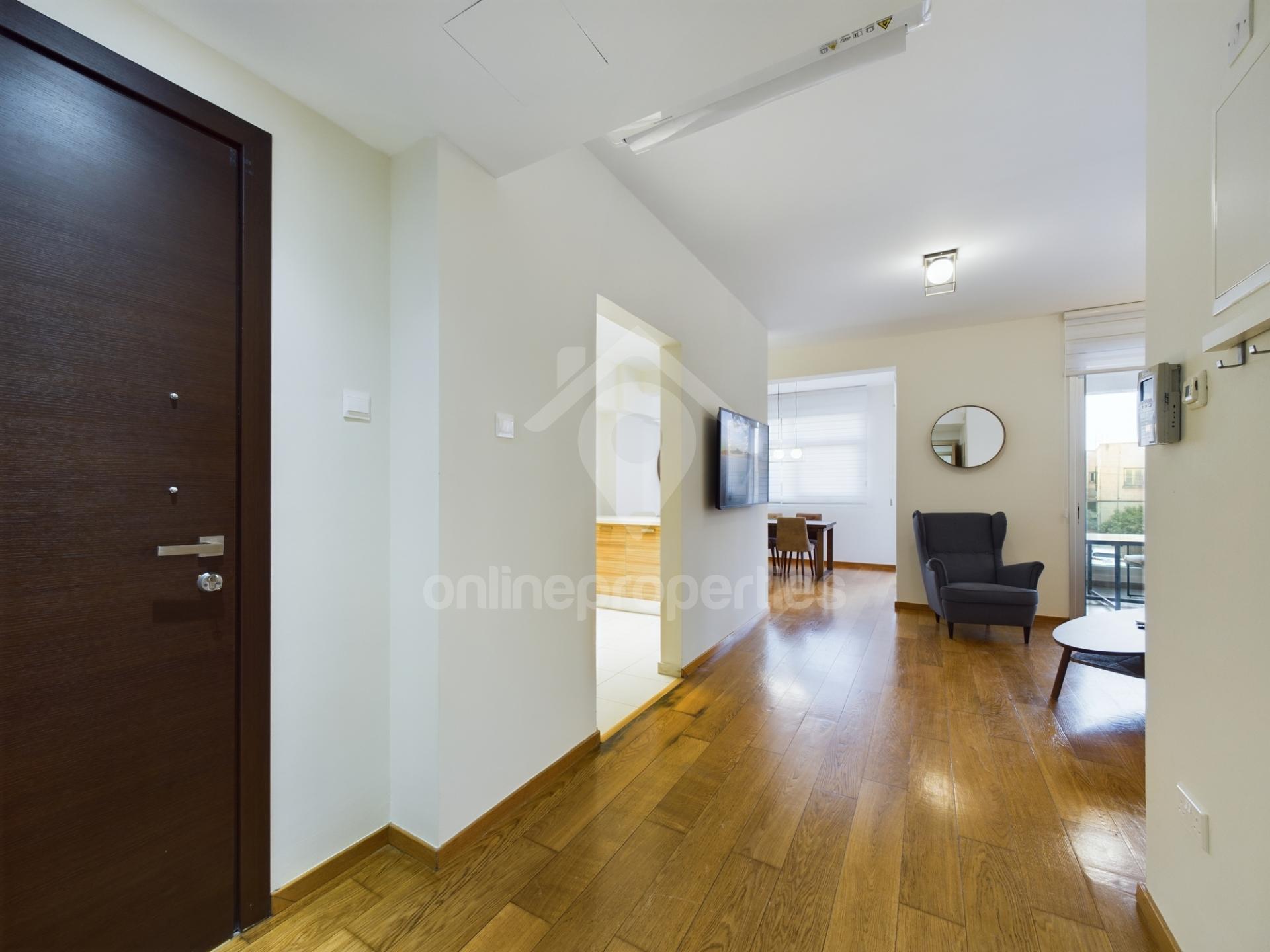 To change image, hover mouse over thumbnails below