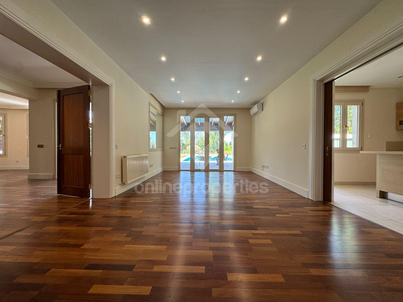 To change image, hover mouse over thumbnails below