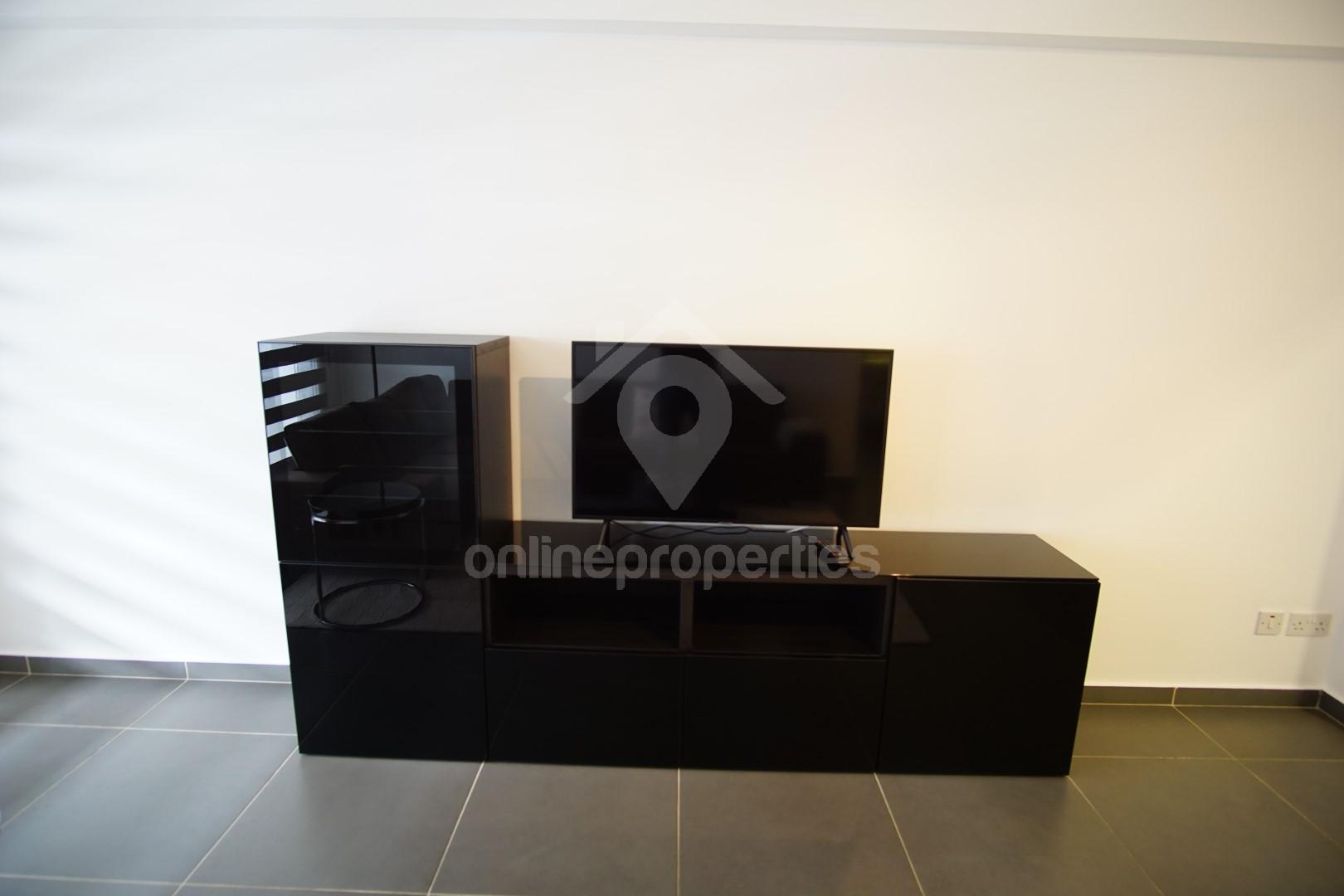 To change image, hover mouse over thumbnails below