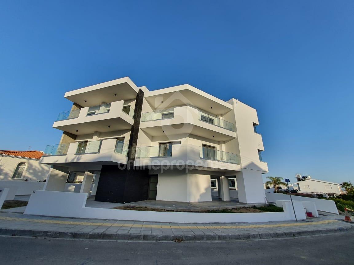 Modern 2bedroom off Athinon Street