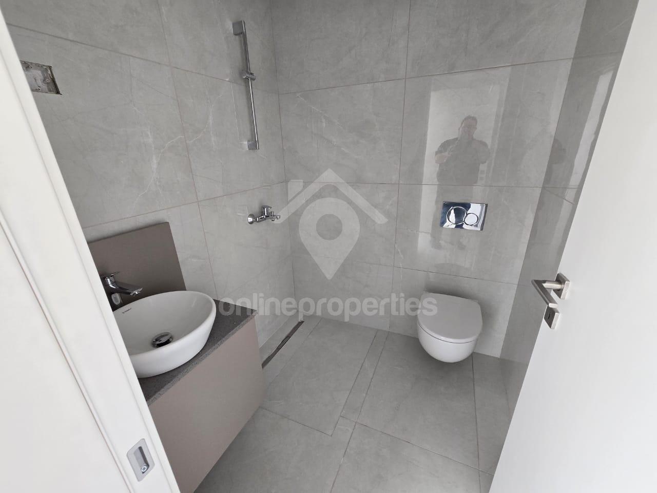 To change image, hover mouse over thumbnails below