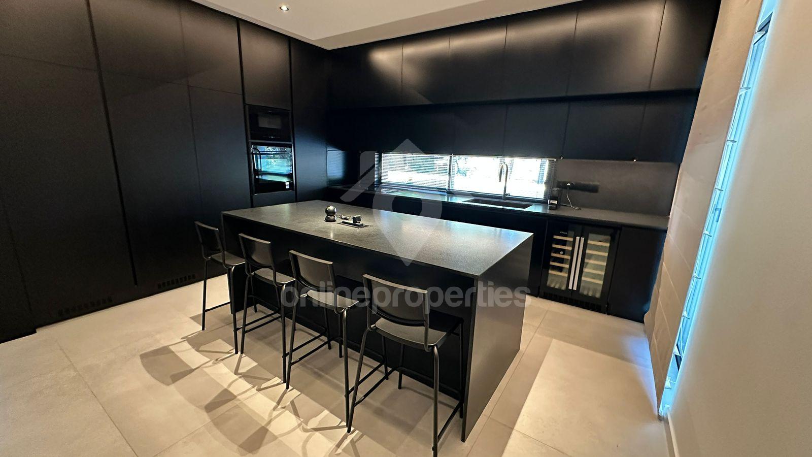 4-bedroom villa to rent