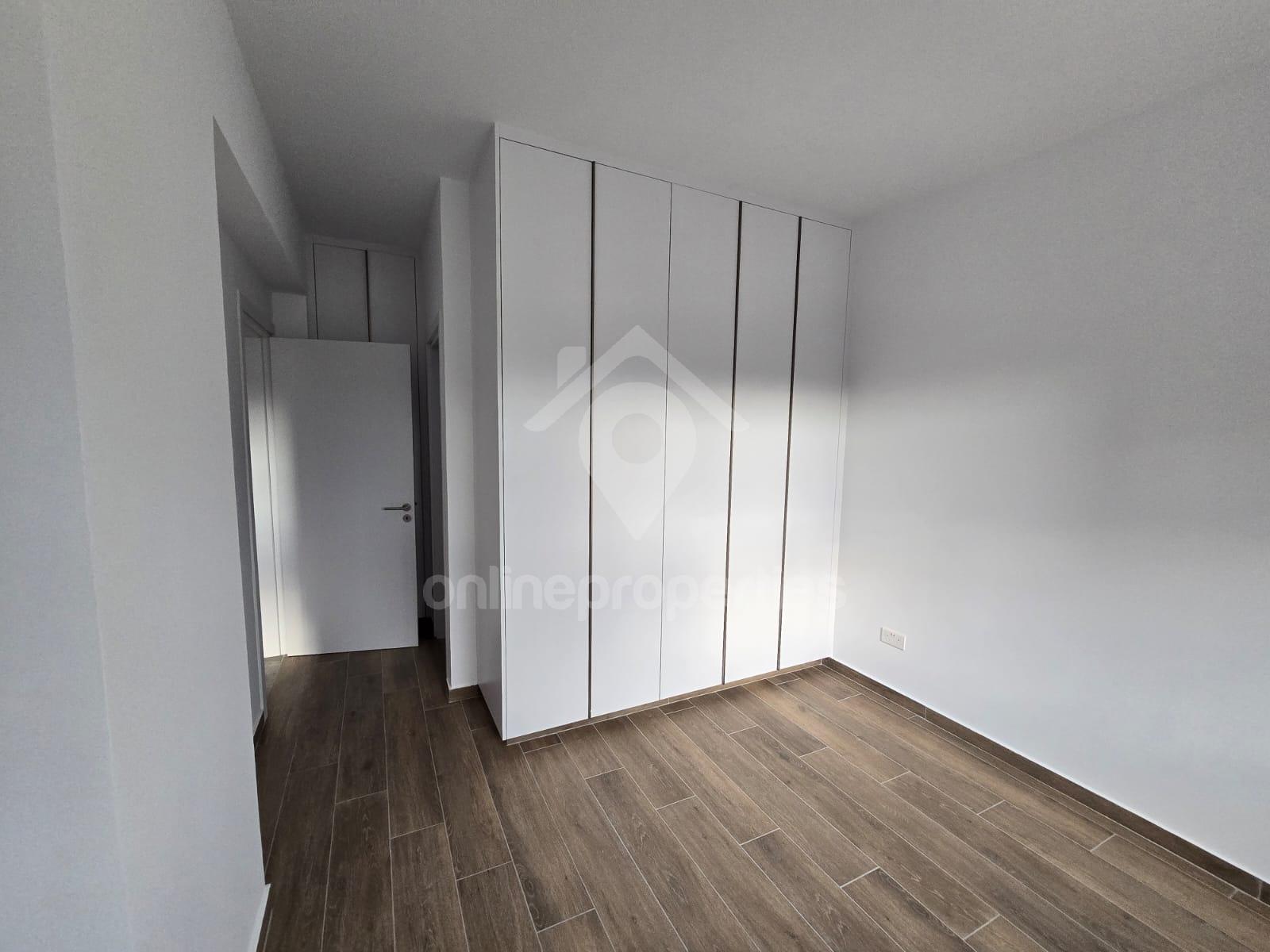 To change image, hover mouse over thumbnails below