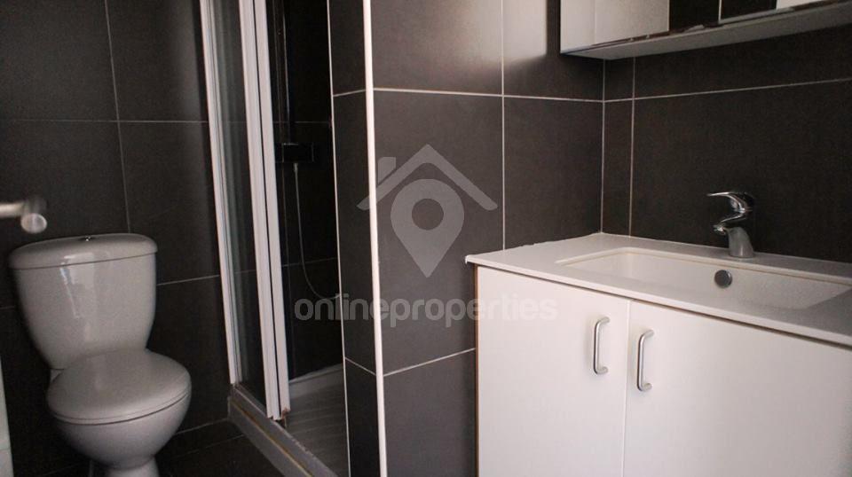 To change image, hover mouse over thumbnails below