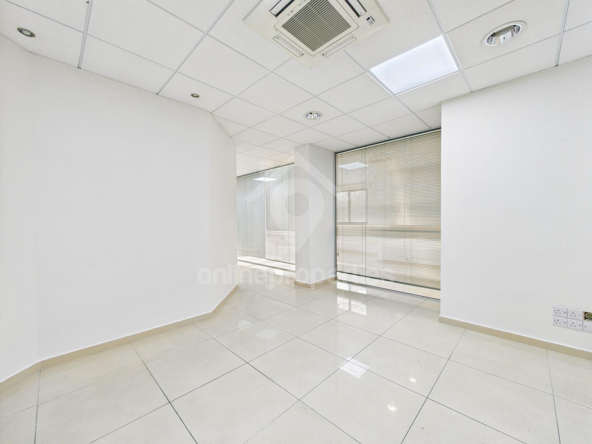 To change image, hover mouse over thumbnails below