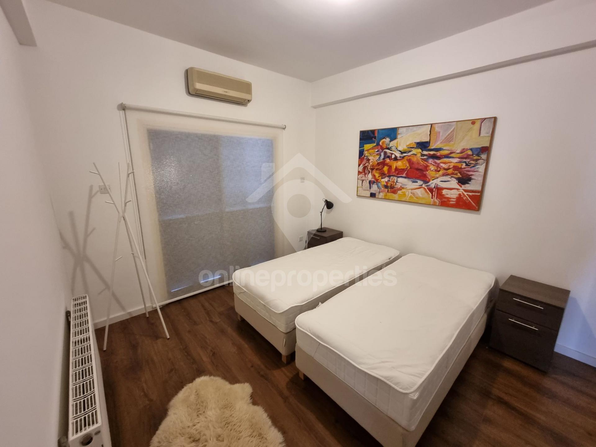 To change image, hover mouse over thumbnails below