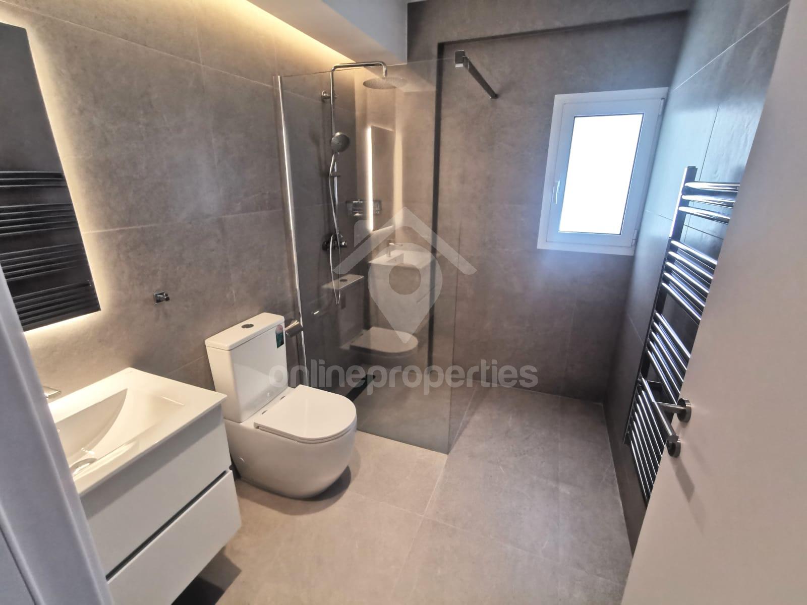 To change image, hover mouse over thumbnails below