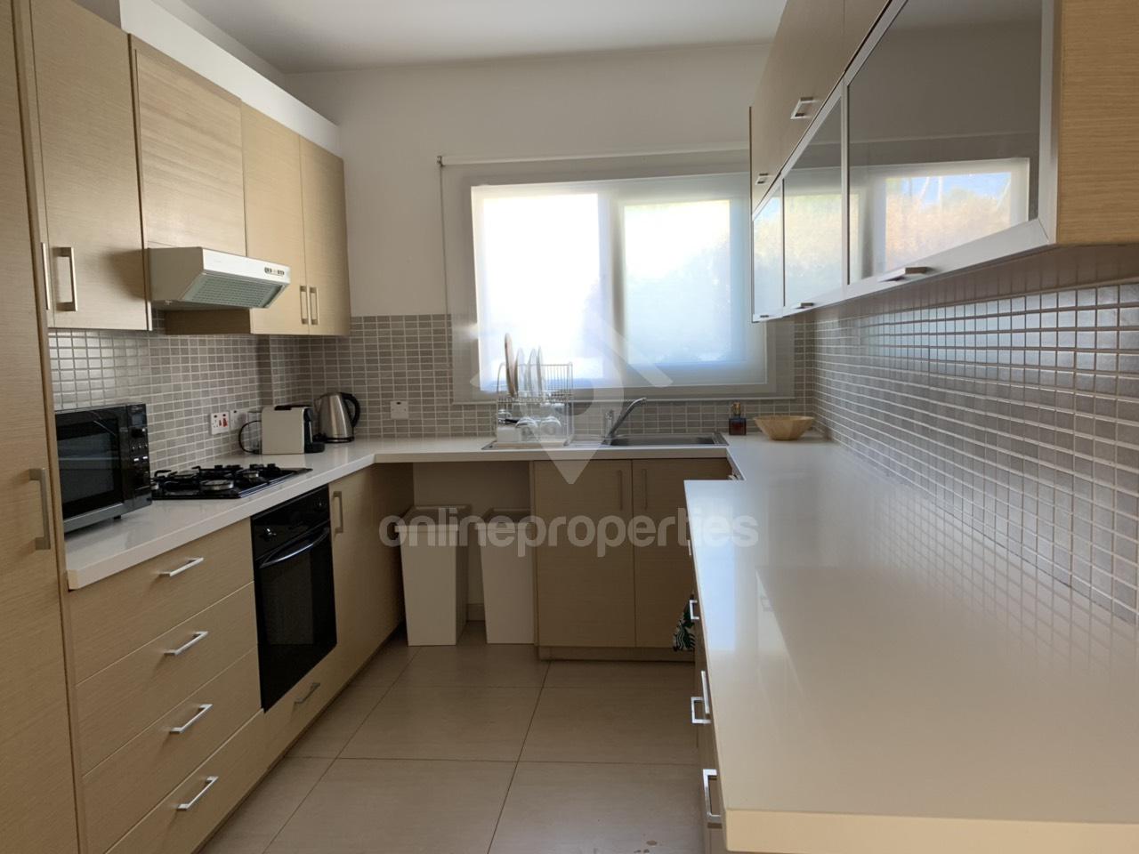 To change image, hover mouse over thumbnails below