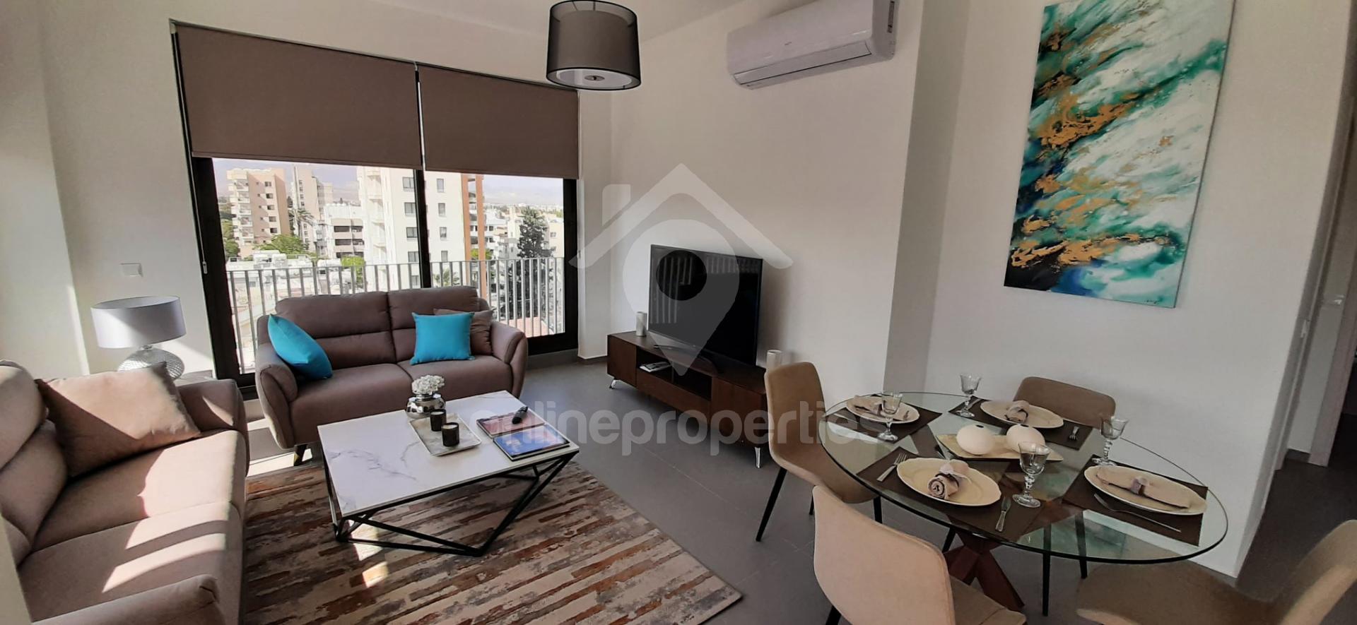 Stunning  6th floor fully furnished 2 bed in the heart of the city