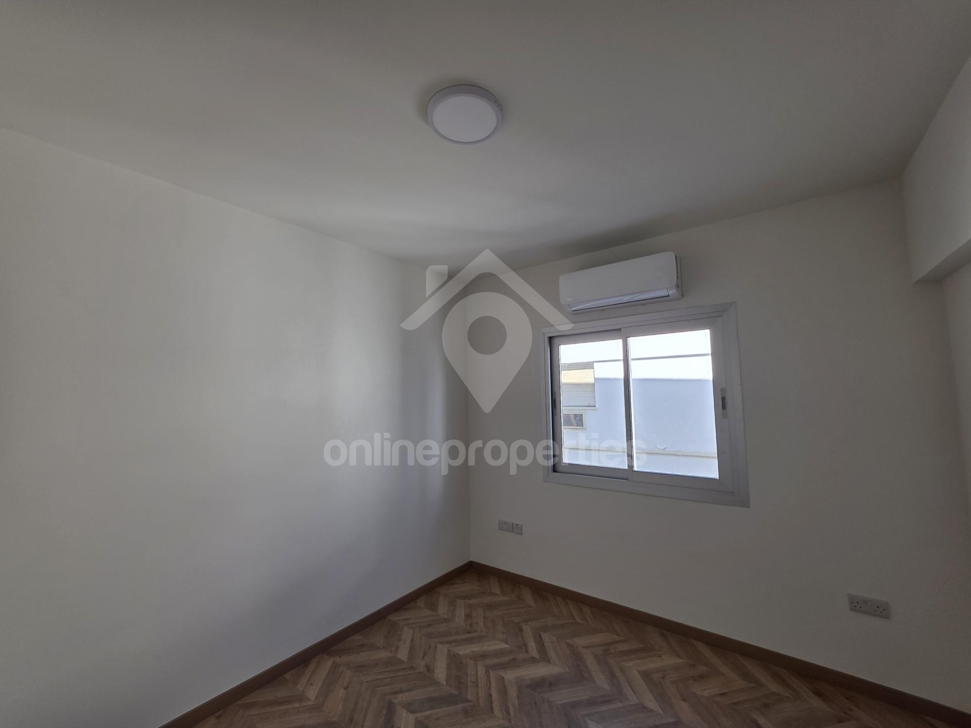 To change image, hover mouse over thumbnails below