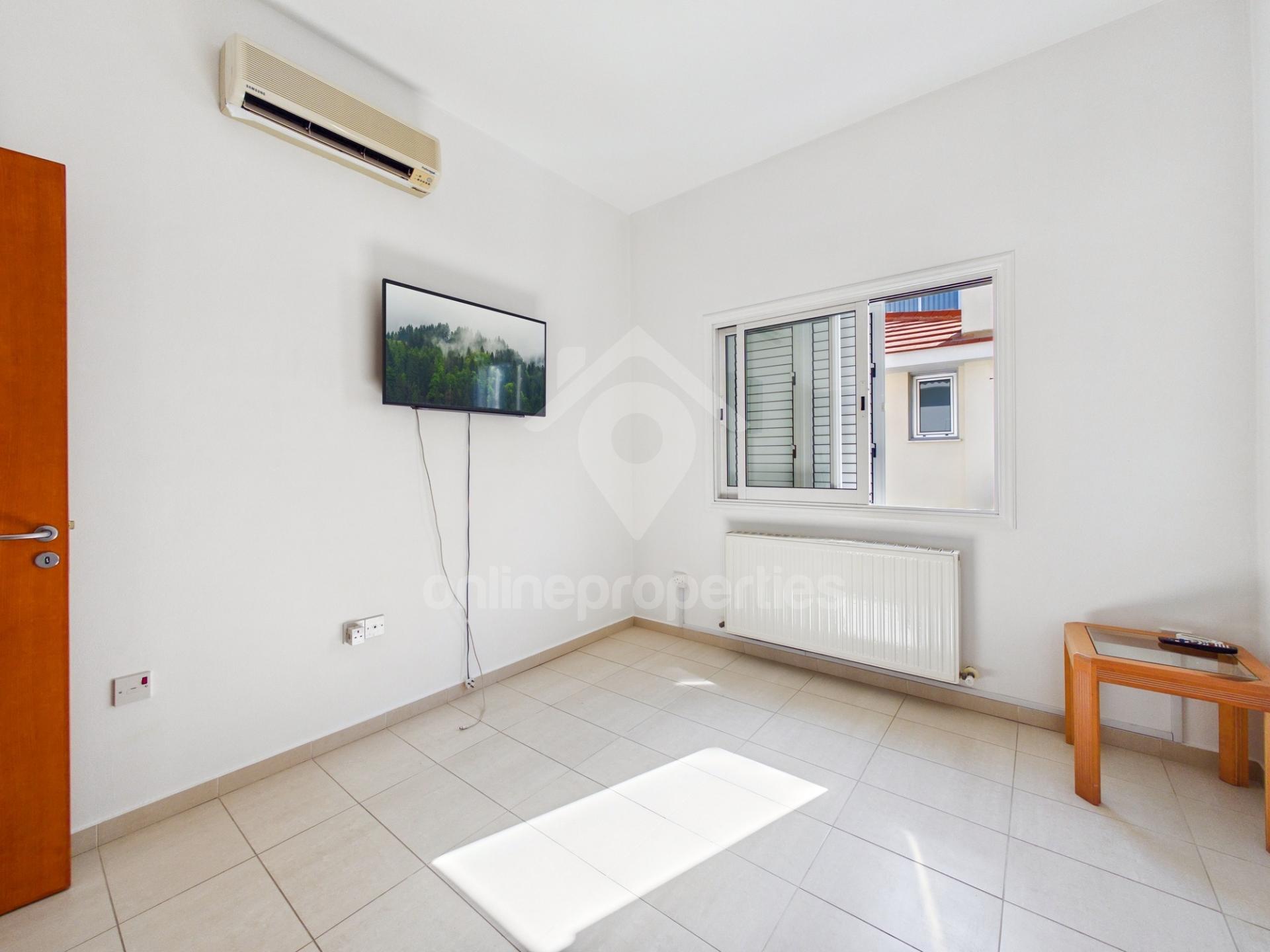 To change image, hover mouse over thumbnails below