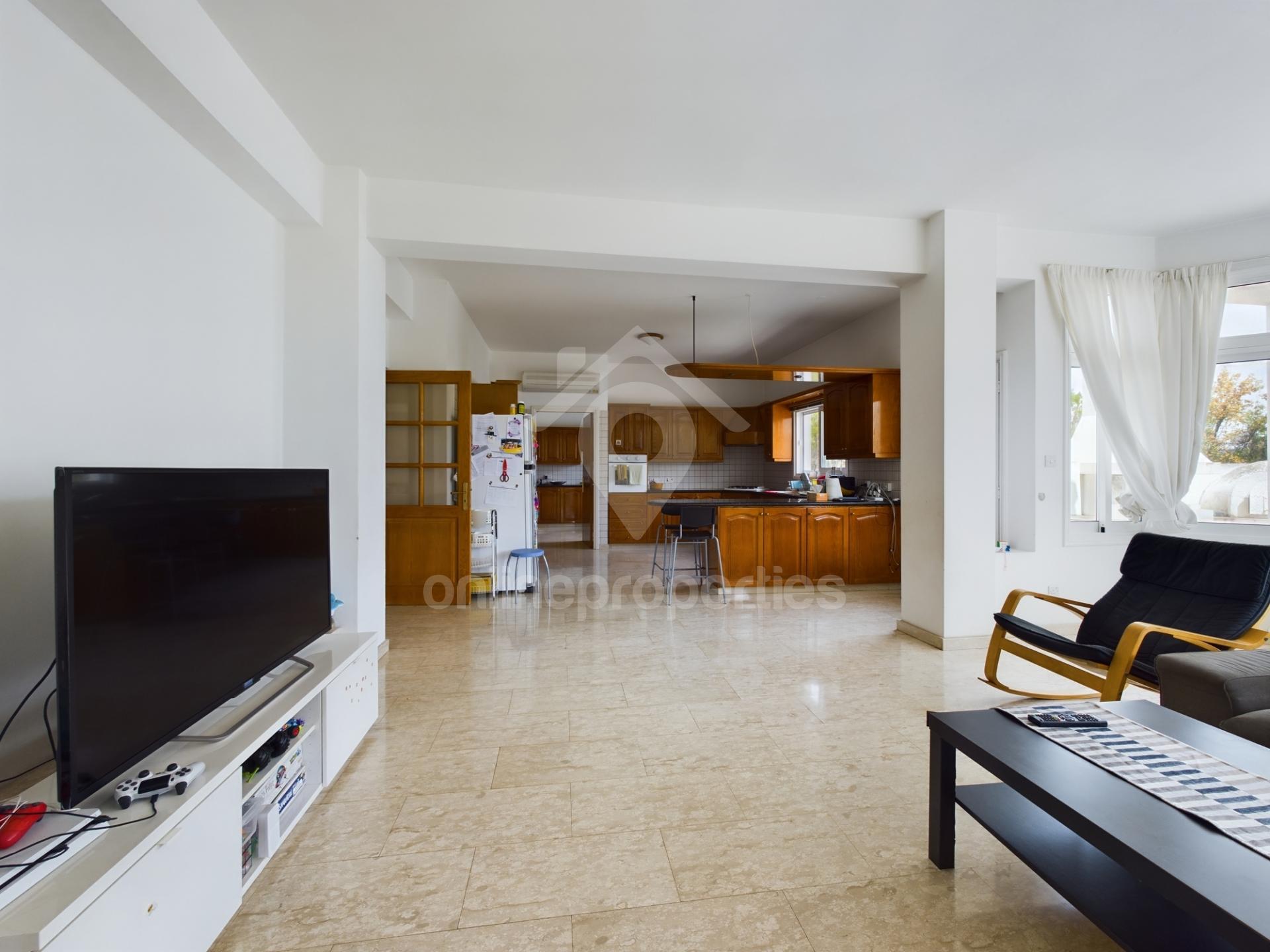 To change image, hover mouse over thumbnails below