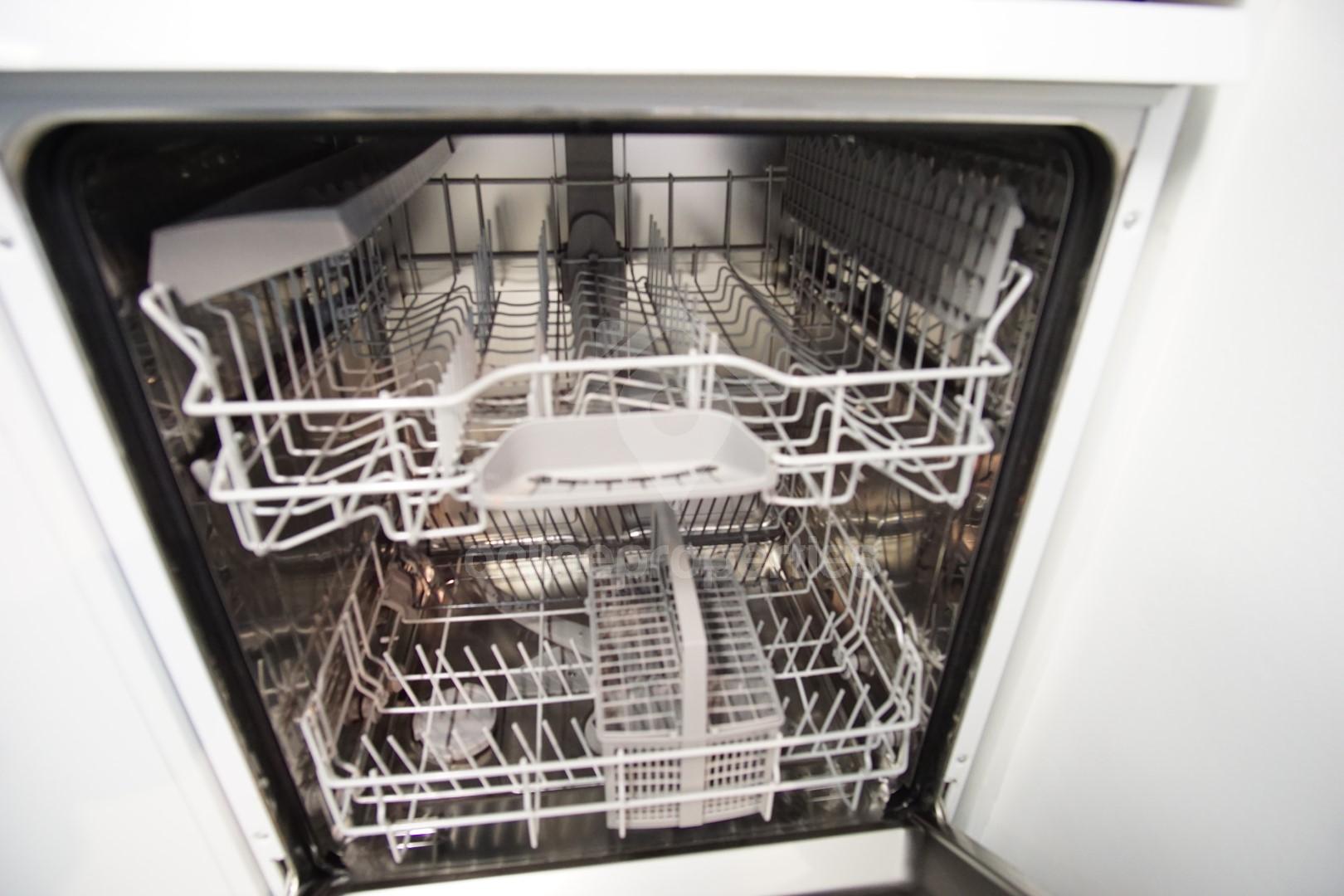 To change image, hover mouse over thumbnails below