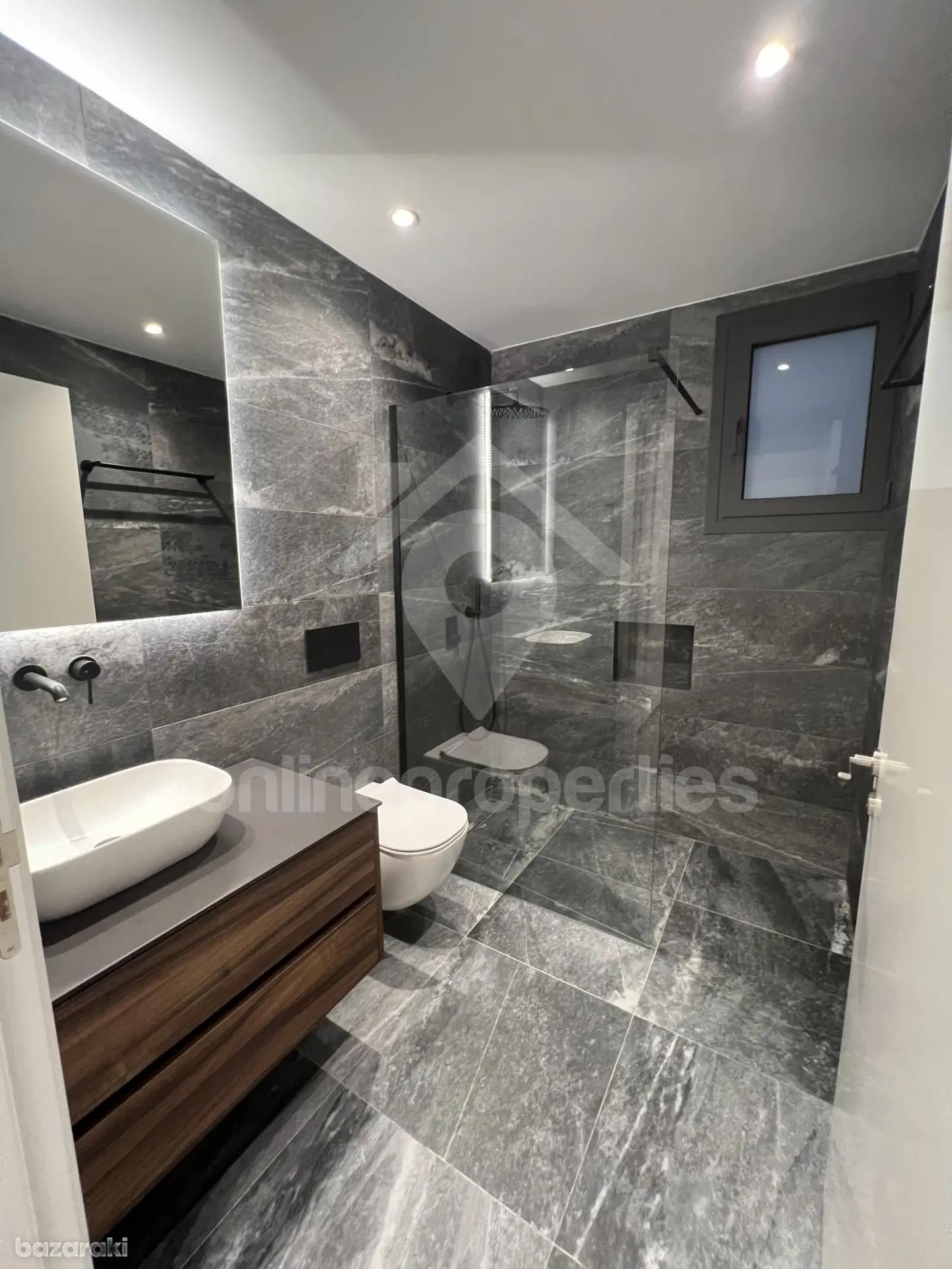 To change image, hover mouse over thumbnails below