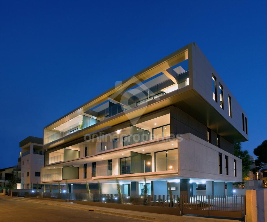 To change image, hover mouse over thumbnails below