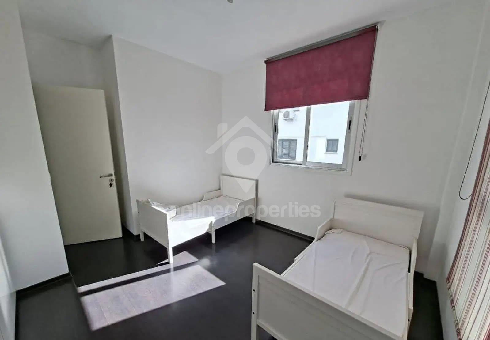 To change image, hover mouse over thumbnails below