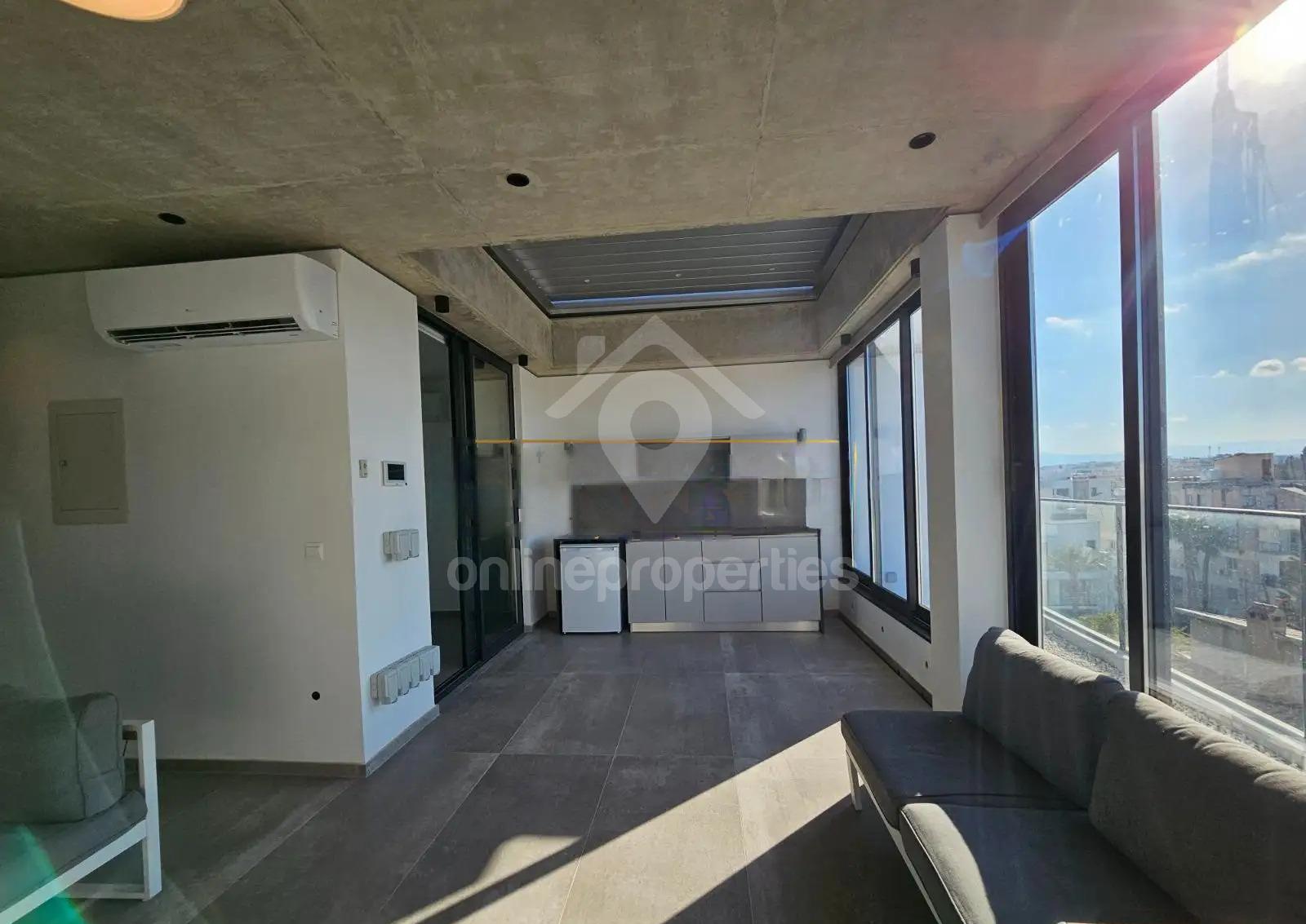 To change image, hover mouse over thumbnails below